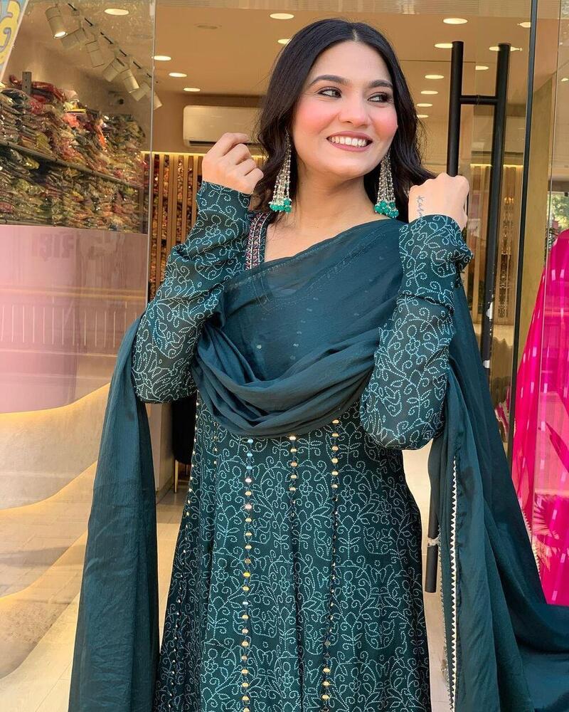 heavy embroidery kurti set