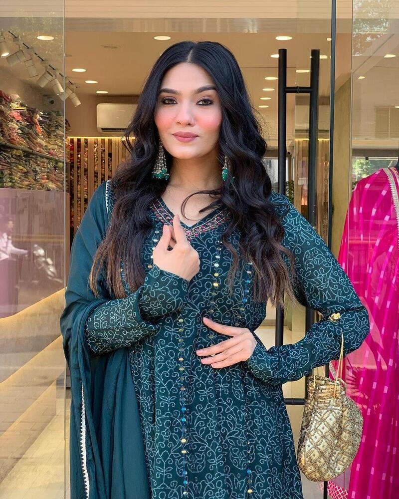 heavy embroidery kurti set