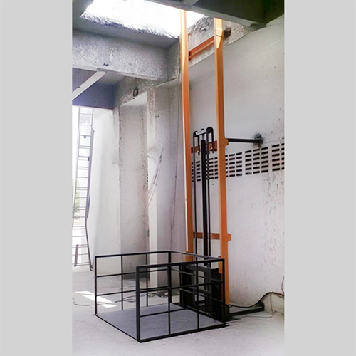Single Mast Hydraulic Goods Lift - Car Dimension: Standard