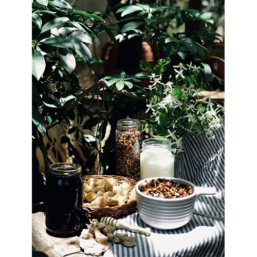 dried apricots and almonds granola