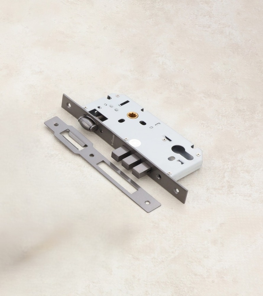 Lockbody 3 Bullet Roller - Application: Home