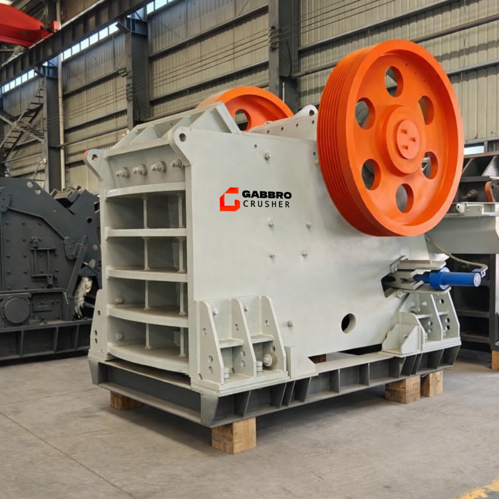 Jaw Crusher - Mild Steel Standard Size , White Color with Durable Polishing, Coated Surface, 220 Volt Electric Power Source, 1 Year Warranty