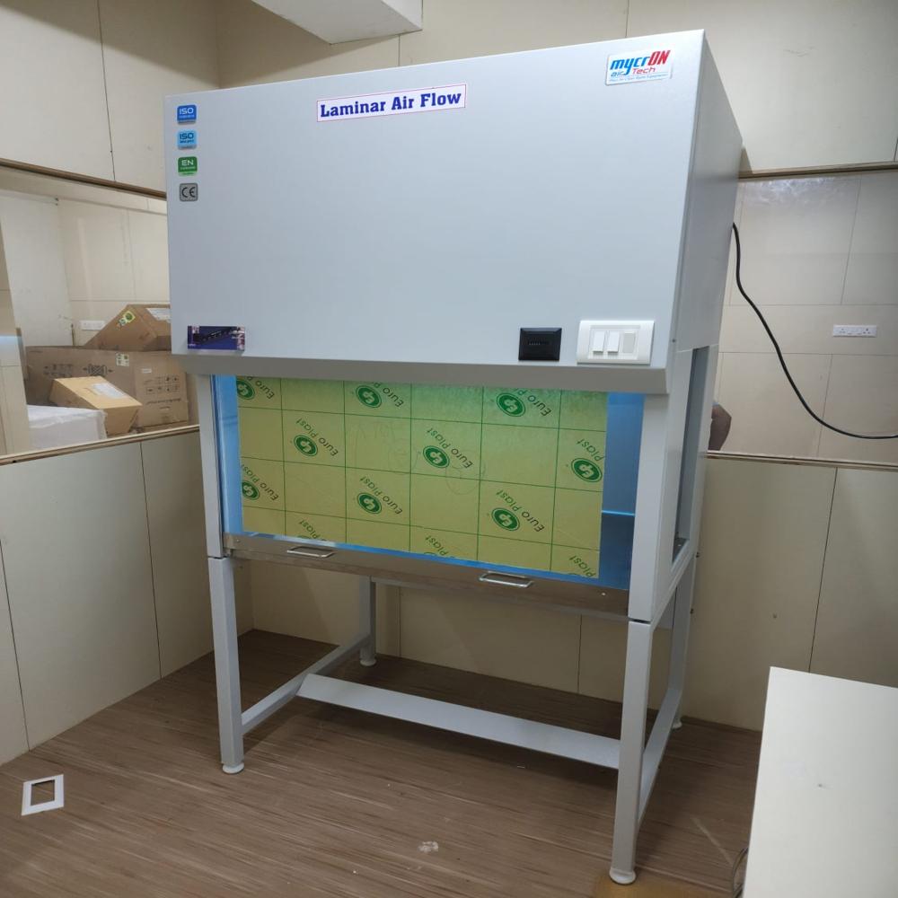 Laminar Air Flow Cabinet MS Powder Coated & SS 2x2