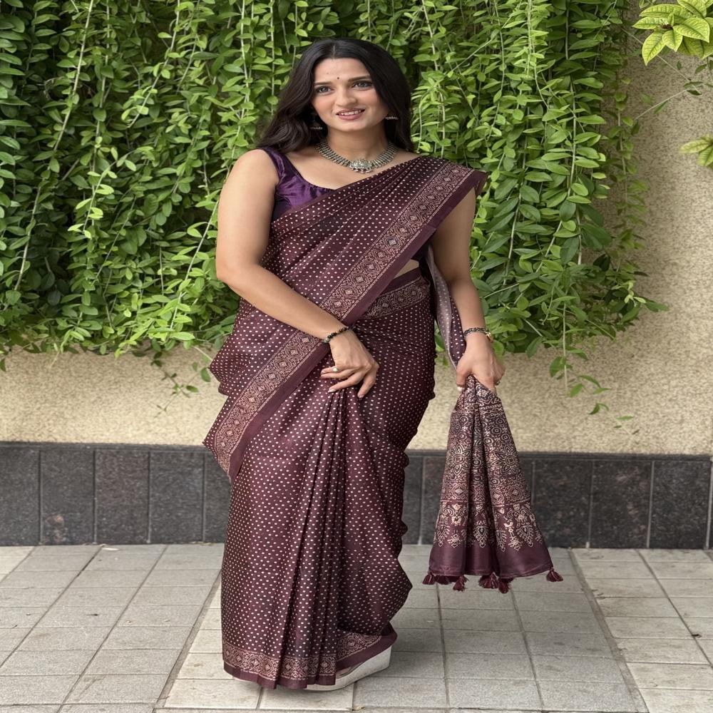 Maroon Mandala Print Saree - Fabric Type: Art Silk
