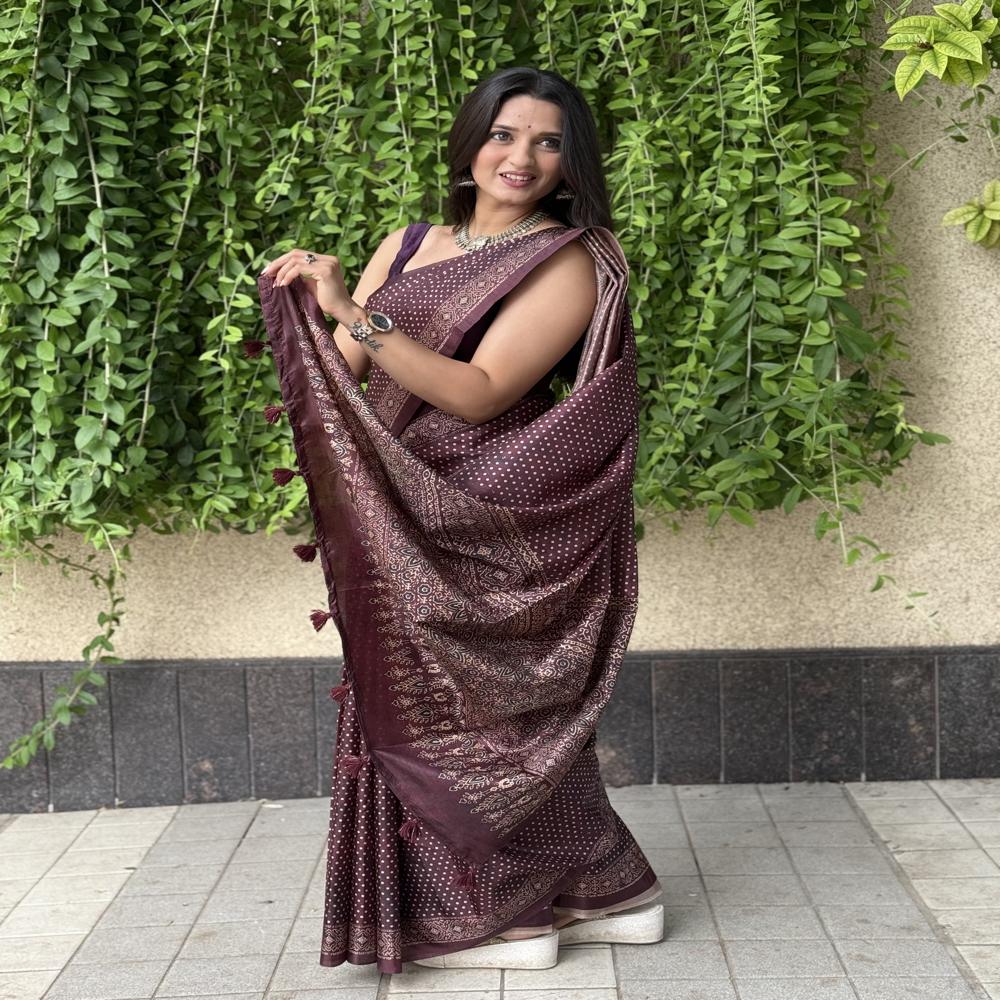 Maroon Mandala Print Saree - Fabric Type: Art Silk