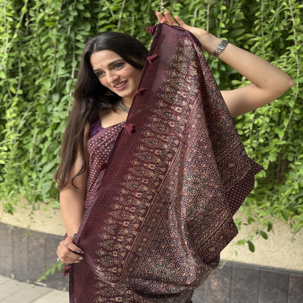 Maroon Mandala Print Saree - Fabric Type: Art Silk