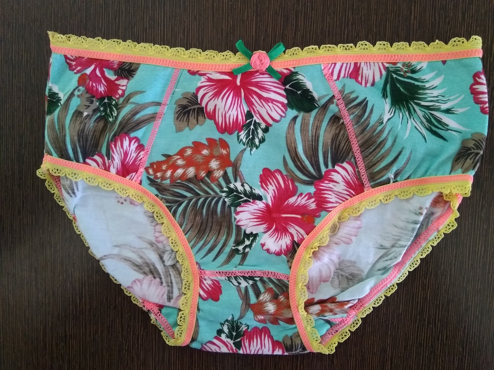 Girls Brief - Color: Multicolor