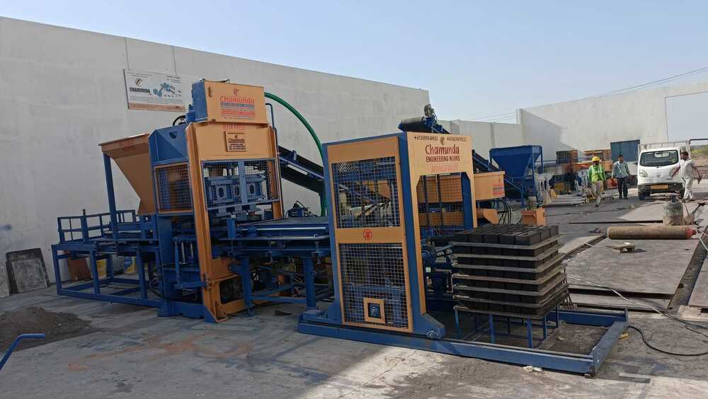 Full Automatic Paver Block Making Machinery - Capacity: 2700 Pcs/hr