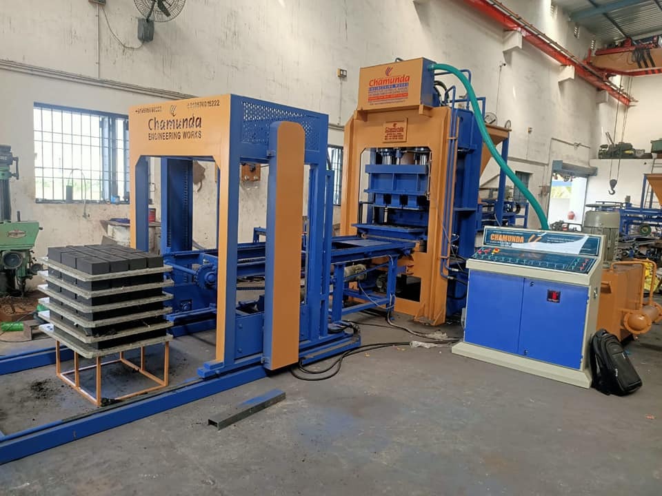 Full Automatic Paver Block Making Machinery - Capacity: 2700 Pcs/hr