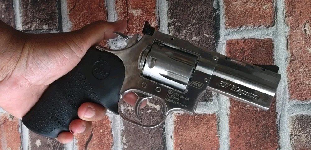 Super Man Pis Tol - Color: Black