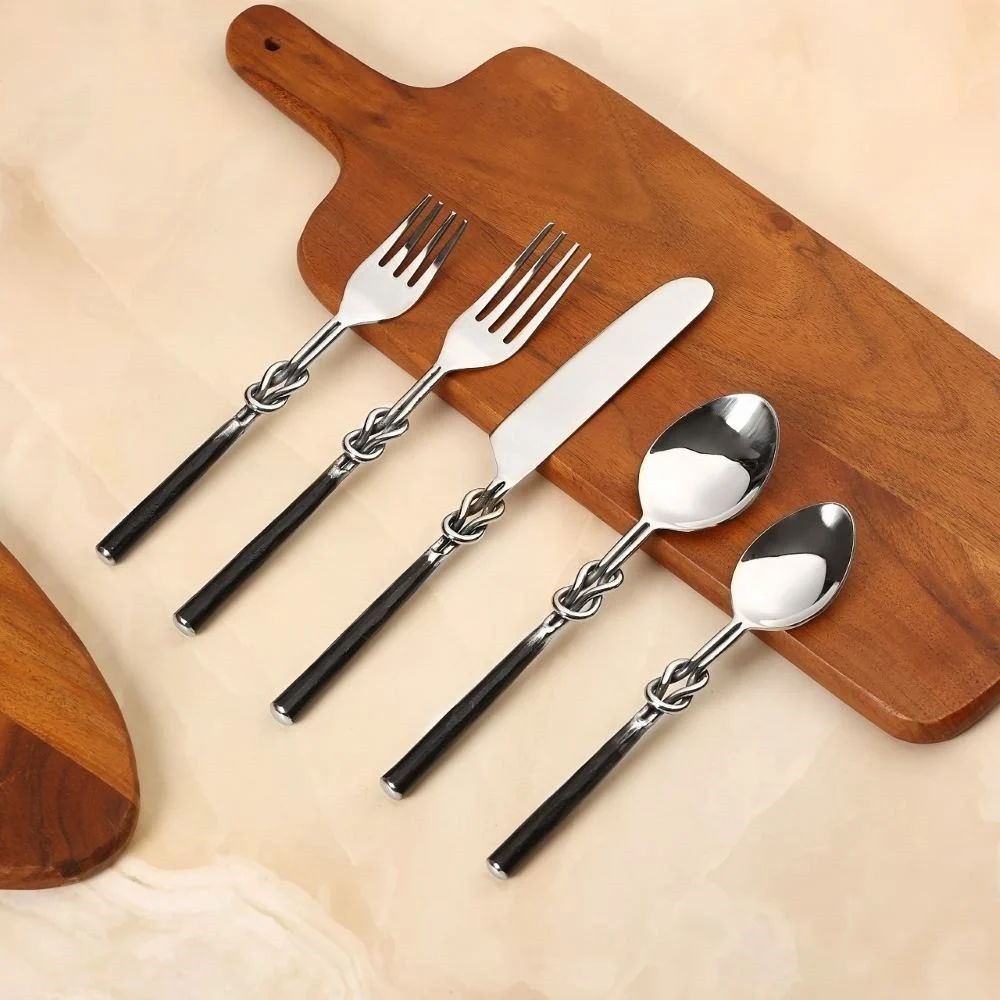 Polished Hand Forged Cutlery Set - Color: Silver