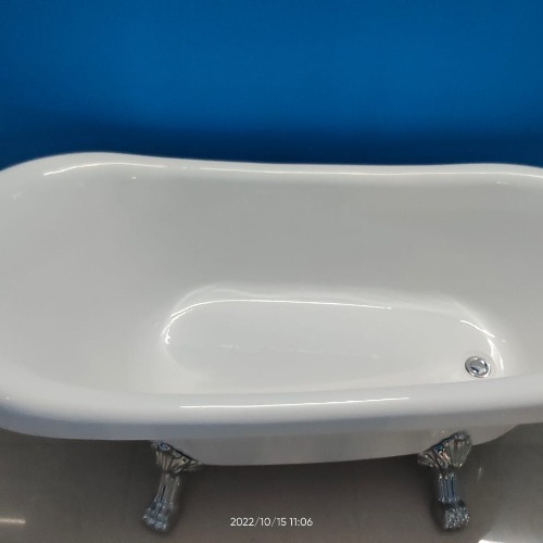 Appollo Oscar 5.3 X 2.6 Clawfoot Bath Tub - Color: White