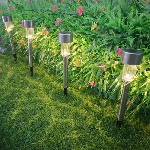 33 Lawn Light - Color: Warm White