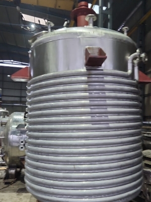 Rotary Vacuum Dryer - Stainless Steel, Standard Size , 220-440 Volt Electric Heat Source for Efficient Industrial Drying
