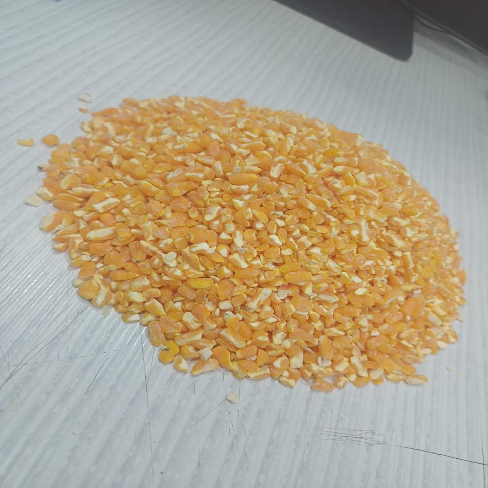 Broken Yellow Maize - 3mm To 5mm Size Variants | High Purity, Dried, 12-month Shelf Life, Ideal For Snacks And Poultry Feed