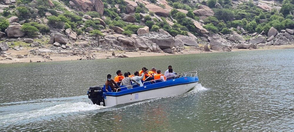 FRP Litmus speed boat/10 seater speed boat/ 10 seater luxury boat/ Ten seater boat/ 10 person FRP boat/10 people FRP boat/ FRP 10 passenger boat/ 10 seater speed luxury boat