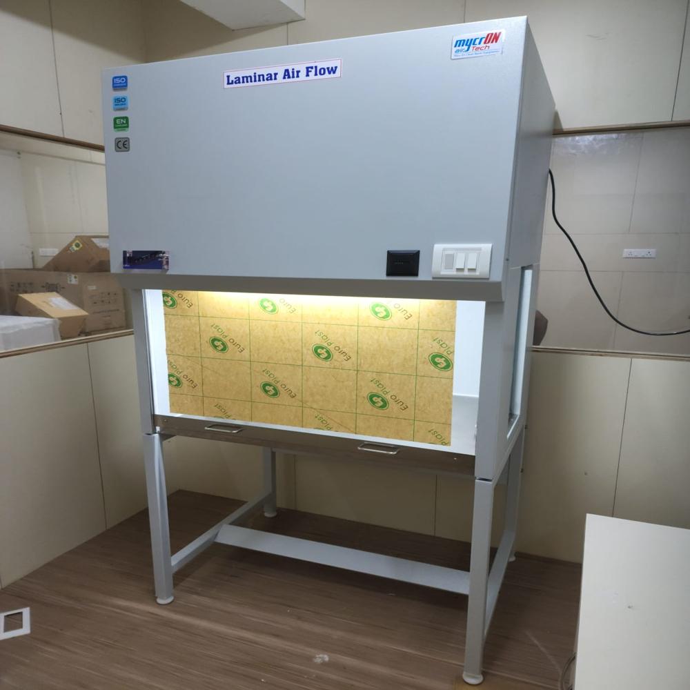 Laminar Air Flow Cabinet Ms Powder Coated & Ss 3x2 - Capacity: 700 M3/hr