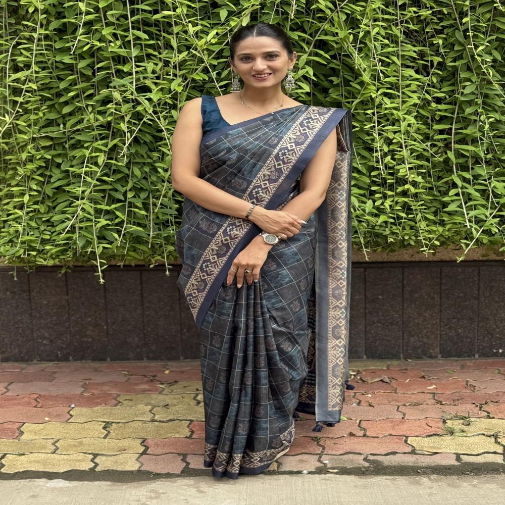Elegant Ethnic Navy Blue saree