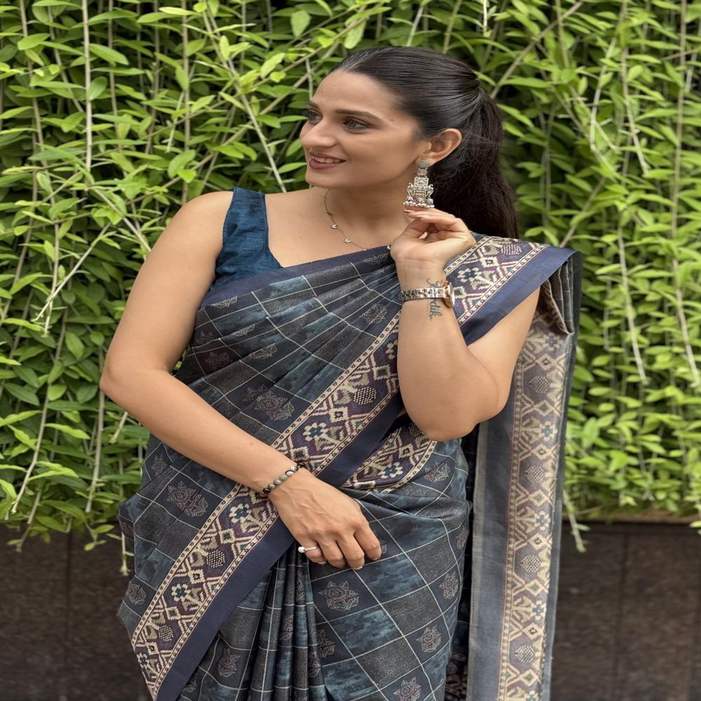 Elegant Ethnic Navy Blue saree