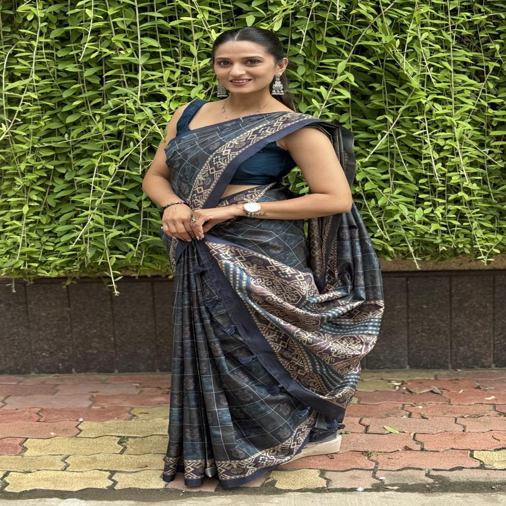 Elegant Ethnic Navy Blue saree