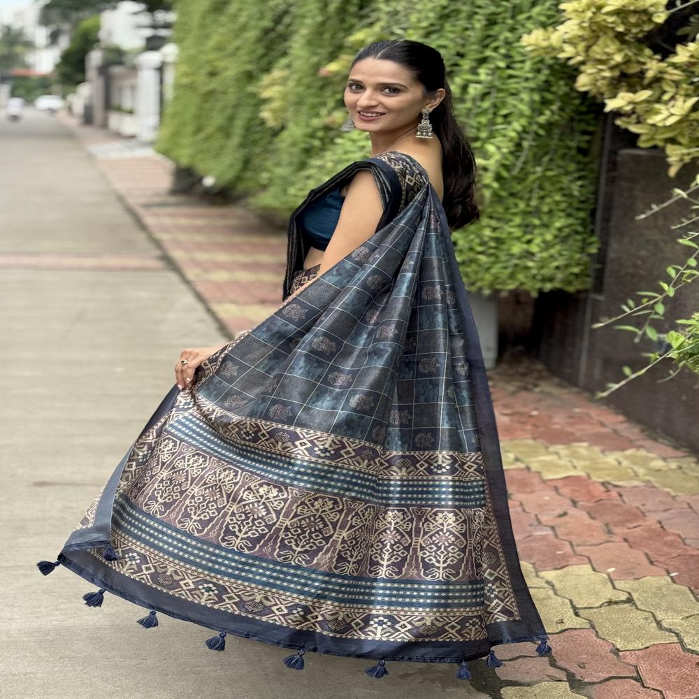 Elegant Ethnic Navy Blue saree