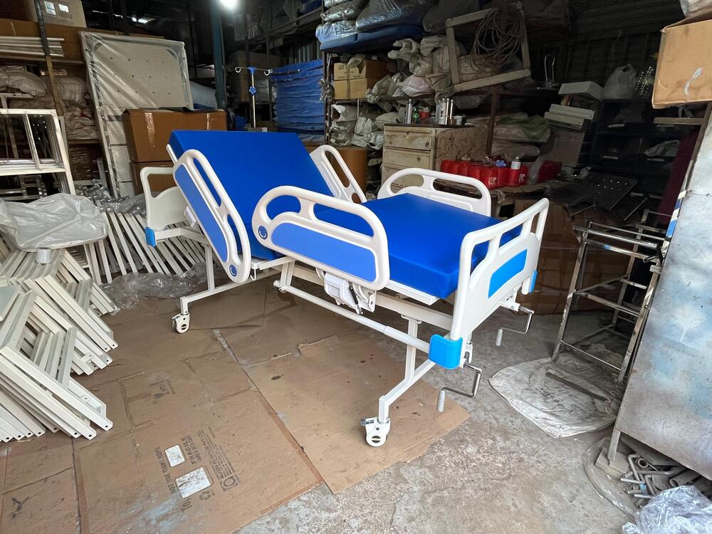 Icu Bed Fowler Abs Panel,abs Railing With Mattress (Manual) Gm 7010b - Capacity: 180-200 Kg/hr