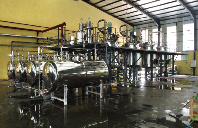 Black Pepper Oleoresin Extraction Plant - Capacity: 6 Ton