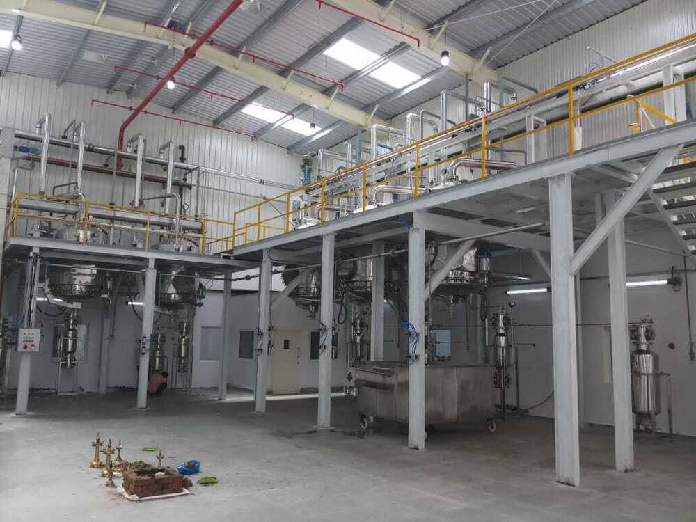 Spices Oil Distillation Plant - Automatic Grade: Semi-Automatic
