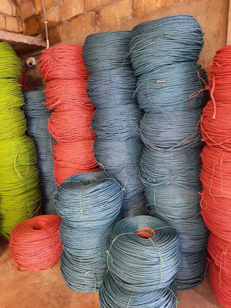 Plastic utility rope