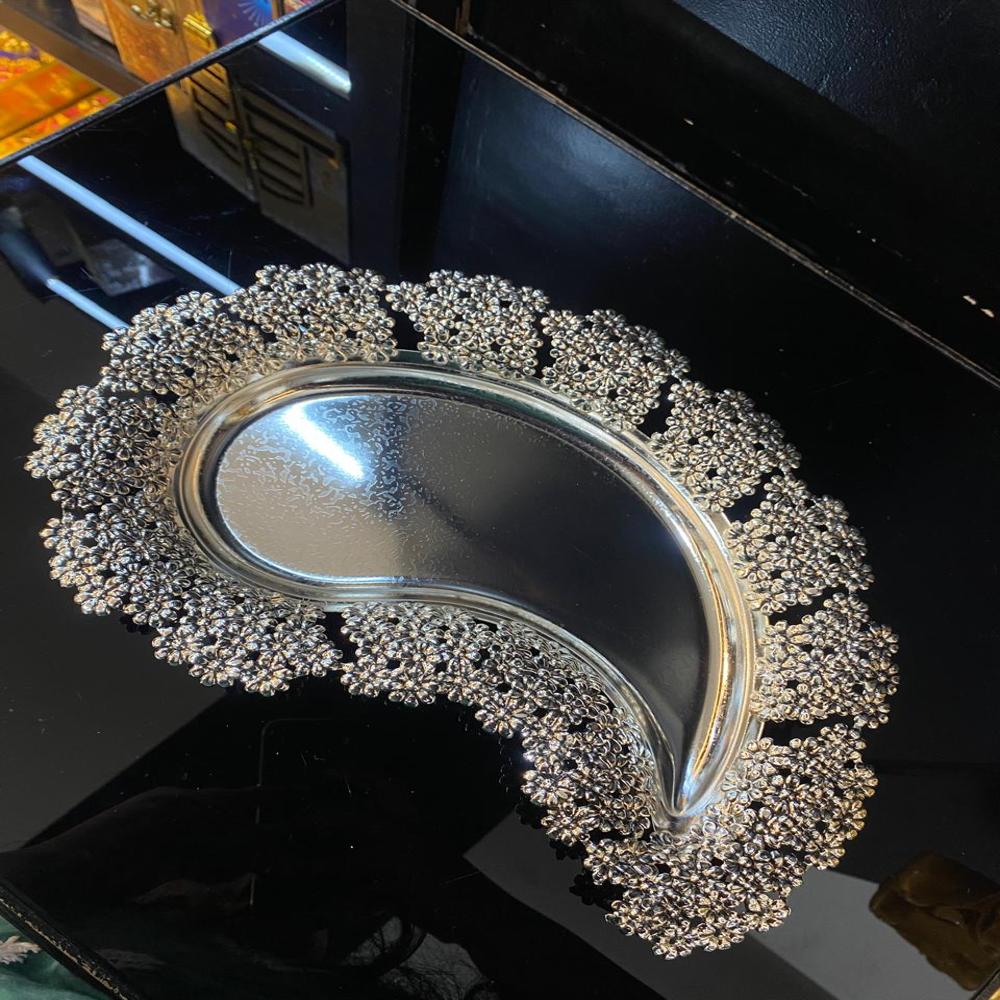 Silver Plated Decorative Tray - Material: Metal