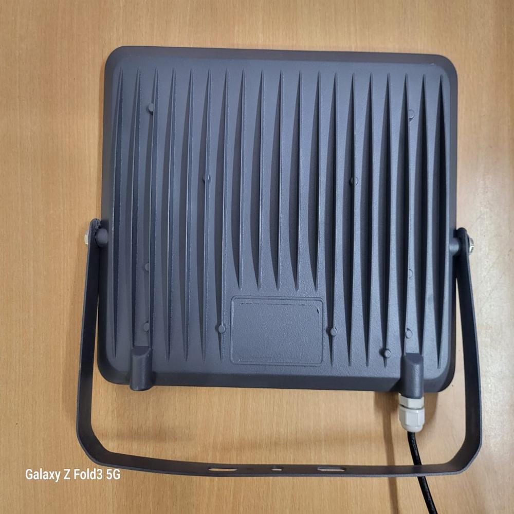 100W HYBRID FLOOD LIGHT