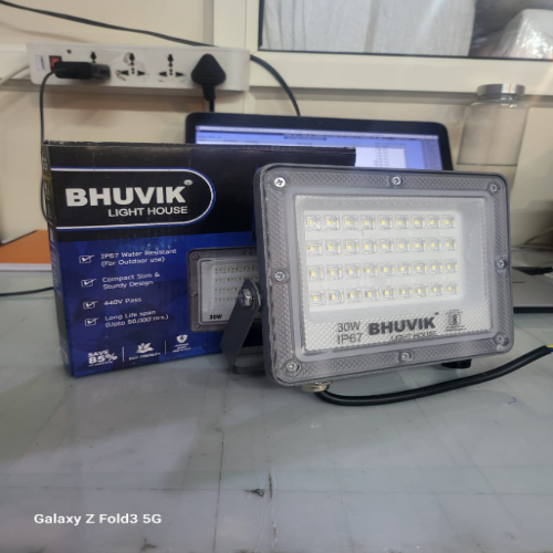 30W LED HYBRID FLOOD LIGHT
