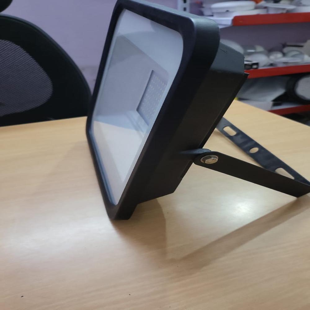 100W LED FLOOD LIGHT