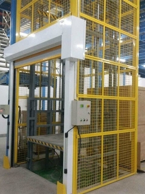 HYDRAULIC GOODS LIFT