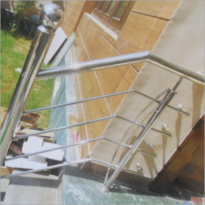 स्टेनलेस स्टील रेलिंग्स