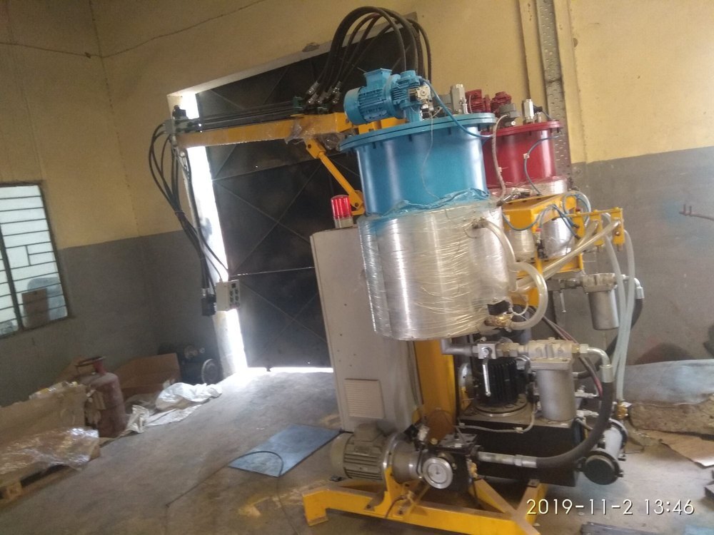 Pu Foaming Machine - Automatic Grade: Semi-automatic
