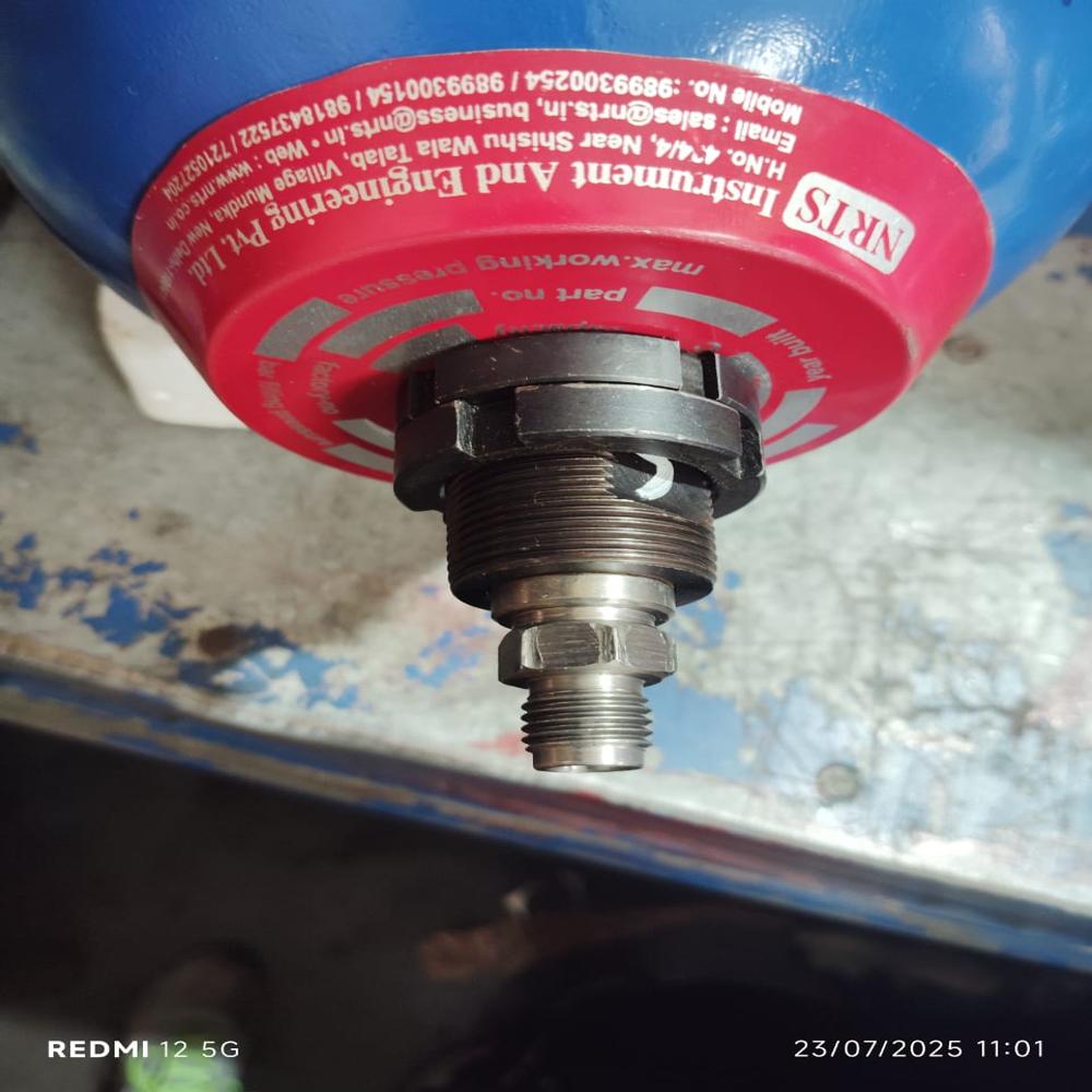Hydraulic Acuumulator - Color: Blue