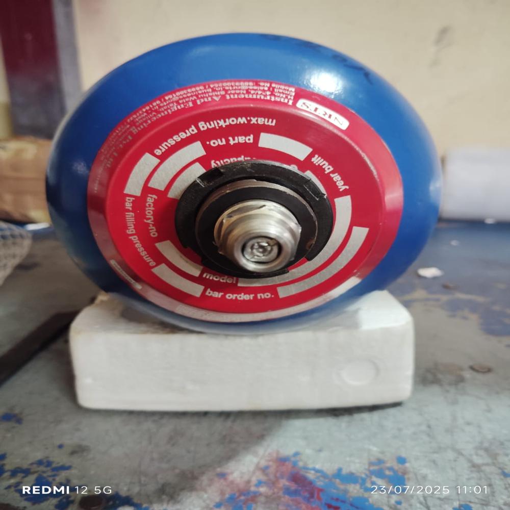 Hydraulic Acuumulator - Color: Blue