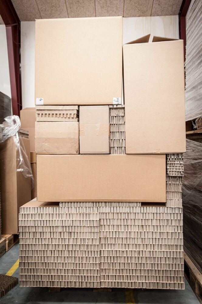 7x4x3.5 Inch 3 Ply Corrugated Carton Box - Color: Multicolor