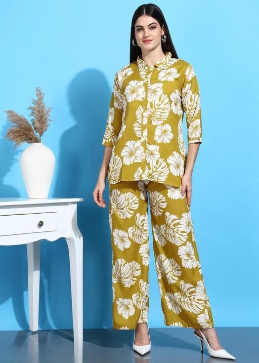 Women Night Dress & Girl Cord Set - Design: Attractive