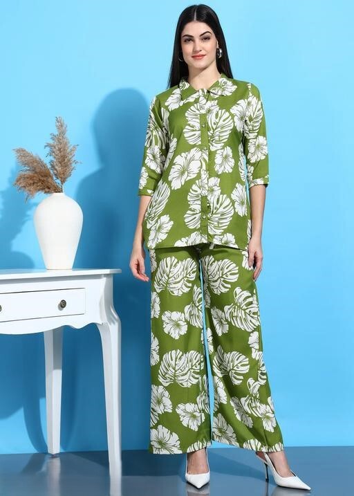 Women Night Dress & Girl Cord Set - Design: Attractive