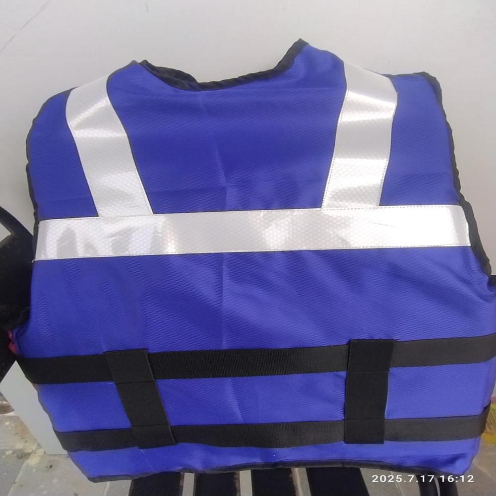  LIFE Jacket FOR SWIMMING