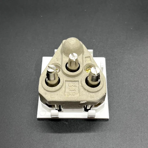 16 Amp 5 Pin Multi Socket with Porcelain