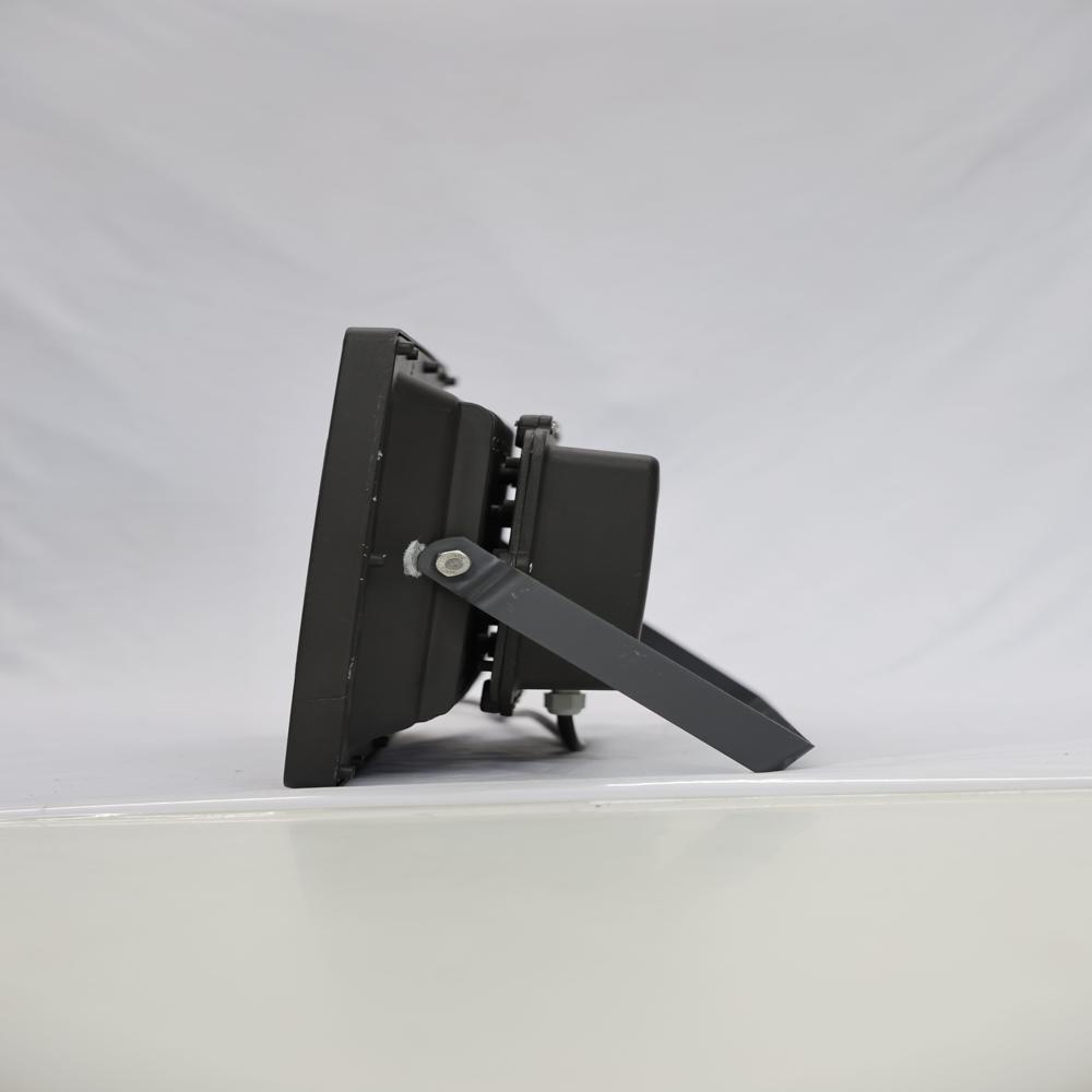 Led Flood Light - Eris 120w - Application: Outdoor And Indoor