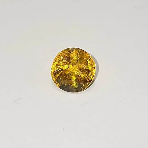 4.37 Carat natural African yellow blue sapphire ( pitambari)
