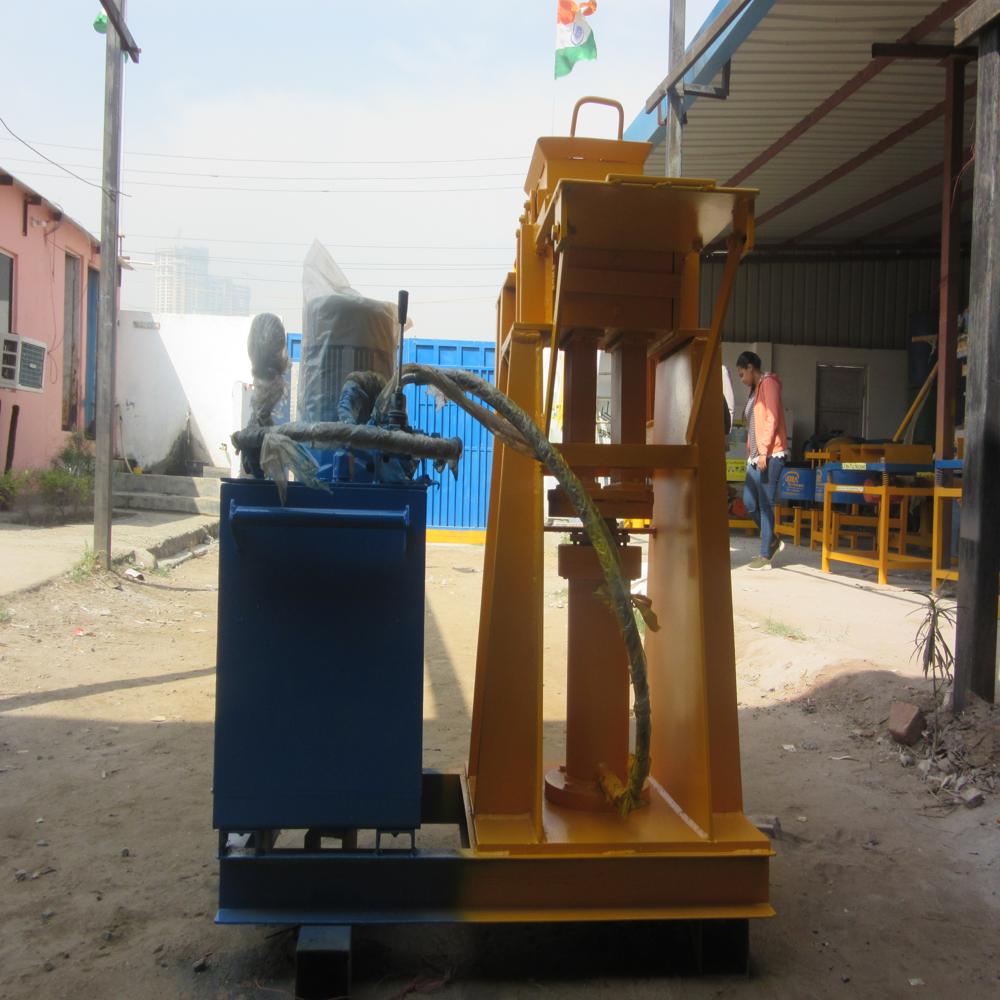 Second Hand Fly Ash Brick Making Machine - Color: Blue