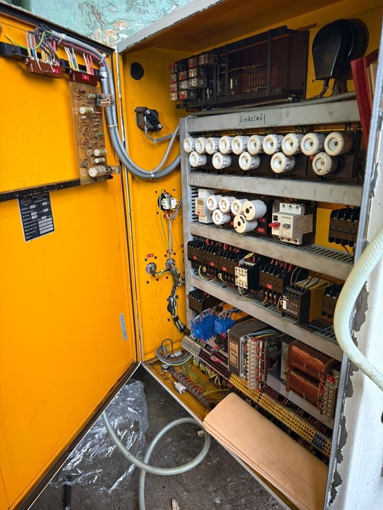 Universal Cylindrical Grinding Machine