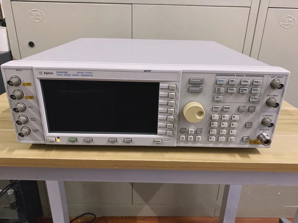 Agilent E4432B