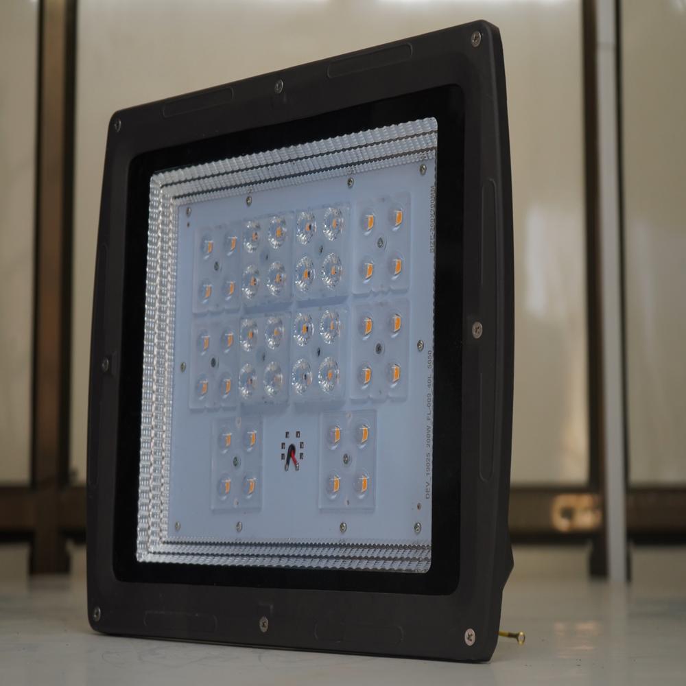 Led Flood Light - 200w Eris - Application: Outdoor And Indoor