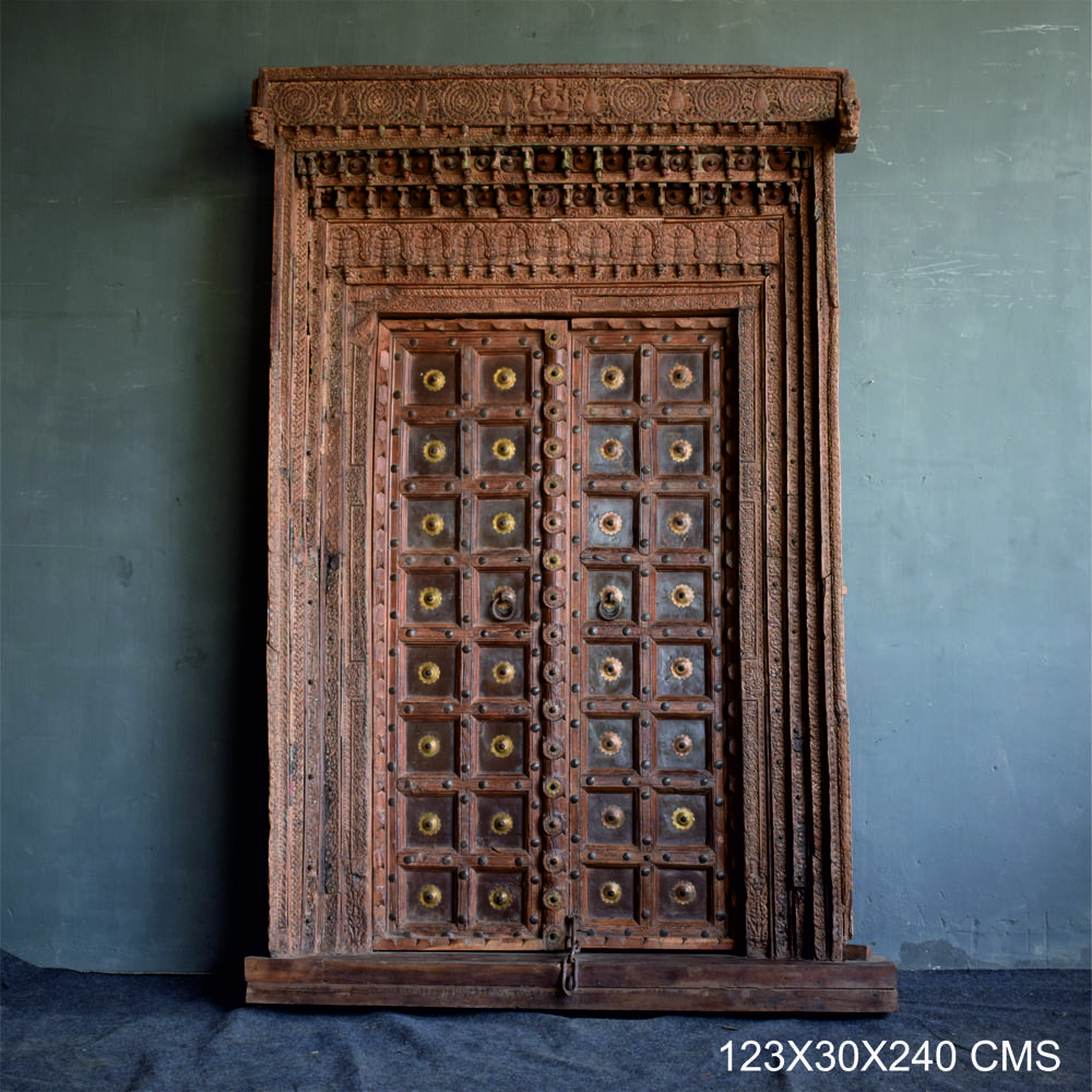 ANTIQUE WOODEN DOOR